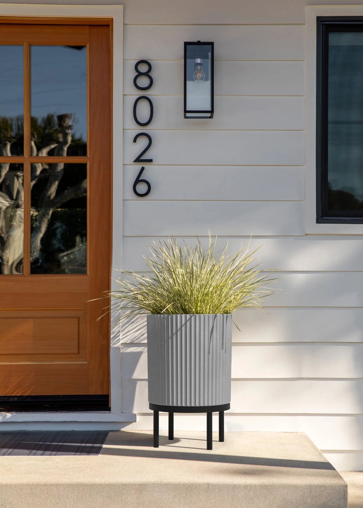 16" Plastic-Stone Planter with Stand N77220
